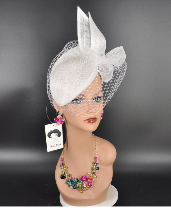 Elegant White Sinamay Fascinator Hat: Sculpted Bow & Netting