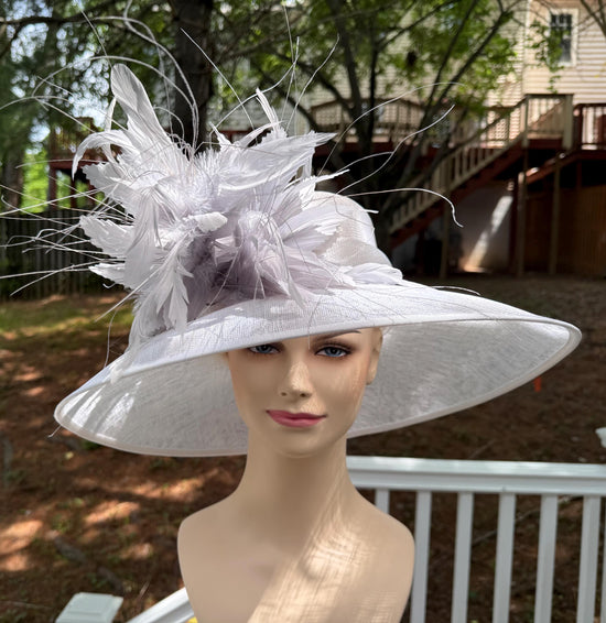 White w Silver/Gray Feather Flower Kentucky Derby Hat Tea Party Carriage Party Preakness Stakes Party Royal Ascot Wide Brim Sinamay Hat